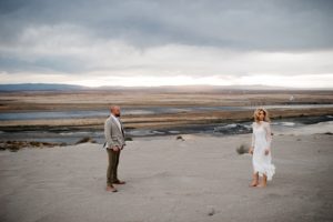 sanddunesengagementphotosengagementphotoswhitesanddesertengagementphotostoniechristinephotographyseattleweddingphotographer_0100