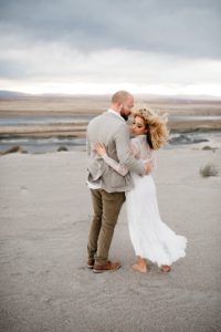 sanddunesengagementphotosengagementphotoswhitesanddesertengagementphotostoniechristinephotographyseattleweddingphotographer_0100