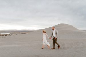 sanddunesengagementphotosengagementphotoswhitesanddesertengagementphotostoniechristinephotographyseattleweddingphotographer_0100