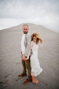 sanddunesengagementphotosengagementphotoswhitesanddesertengagementphotostoniechristinephotographyseattleweddingphotographer_0100