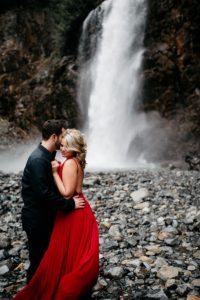 FranklinFallsEngagementPhotosPNWPhotographerTonieChristinePhotographyPacificNorthwestWeddingPhotographer
