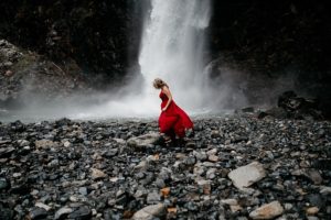 FranklinFallsEngagementPhotosPNWPhotographerTonieChristinePhotographyPacificNorthwestWeddingPhotographer