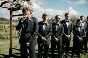 FarmatSwanTrailsWeddingPhotosSwanTrailsSnohomishWeddingSeattleWeddingPhotographer