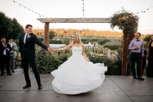 FarmatSwanTrailsWeddingPhotosSwanTrailsSnohomishWeddingSeattleWeddingPhotographer