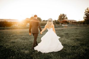 FarmatSwanTrailsWeddingPhotosSwanTrailsSnohomishWeddingSeattleWeddingPhotographer