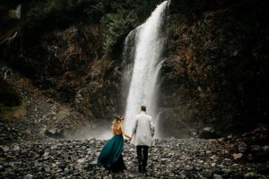 franklinfallsphotosfranklinfallsengagementphotospacificnorthwestphotographertoniechristinewoodinvilleweddingphotographer