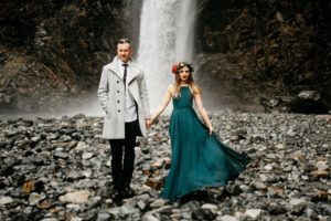 franklinfallsphotosfranklinfallsengagementphotospacificnorthwestphotographertoniechristinewoodinvilleweddingphotographer