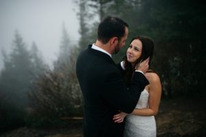 sodoparkweddingphotossodoparkseattleweddingvenuesodoparkseattlepnwphotographertoniechristine