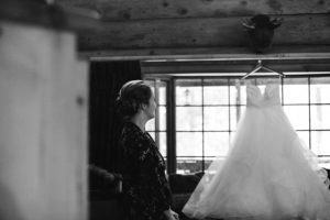 PNWElopementPhotographerAdventureElopementPhotographerAdventureElopementSnowingElopementHoodRiverOregonWeddingSeattleElopementPhotographer
