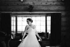 PNWElopementPhotographerAdventureElopementPhotographerAdventureElopementSnowingElopementHoodRiverOregonWeddingSeattleElopementPhotographer