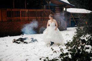 PNWElopementPhotographerAdventureElopementPhotographerAdventureElopementSnowingElopementHoodRiverOregonWeddingSeattleElopementPhotographer