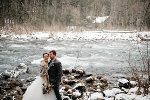 PNWElopementPhotographerAdventureElopementPhotographerAdventureElopementSnowingElopementHoodRiverOregonWeddingSeattleElopementPhotographer