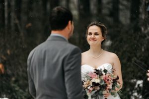 PNWElopementPhotographerAdventureElopementPhotographerAdventureElopementSnowingElopementHoodRiverOregonWeddingSeattleElopementPhotographer