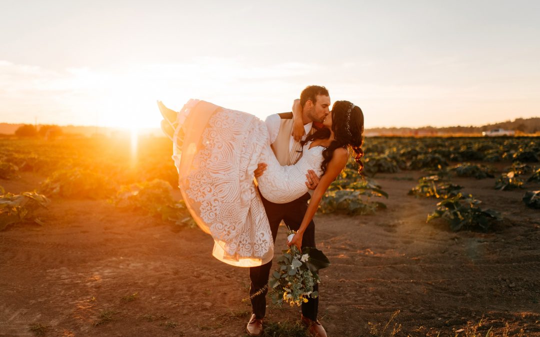 Crossroads at Thomas Family Farm Snohomish Wedding // Leanne+Tommy// Snohomish Wedding Photographer Tonie Christine