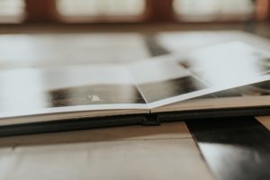 TonieChristinePhotographyKissBooksReviewKissBooksAlbumsProfessionalWeddingAlbumsBestWeddingAlbumCompanyLeavenworthWeddingPhotographer