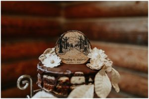 cake topper
